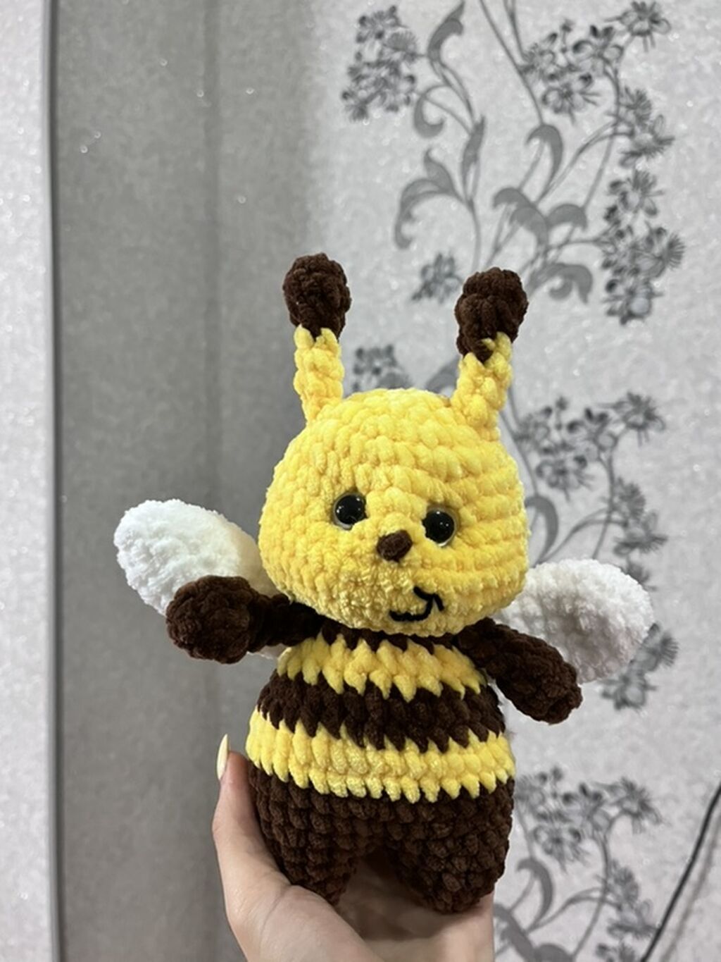 Yumşaq toxunuşlu, əl işi amigurumi arı fiquru. Məhsulun — Yumşaq oyuncaqlar, Digah (2)