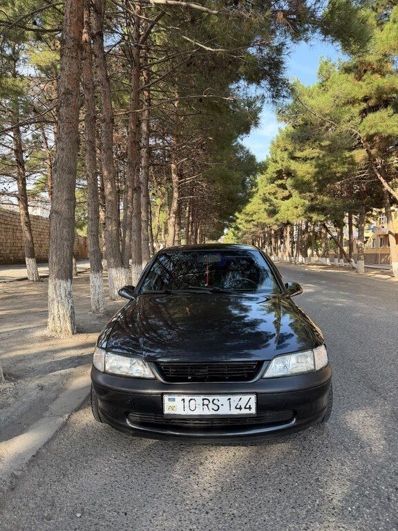 Opel Vectra, 1.6 L, 1996 il, 235 000 km 10-RS-144 — Avtomobillər, Sumqayıt