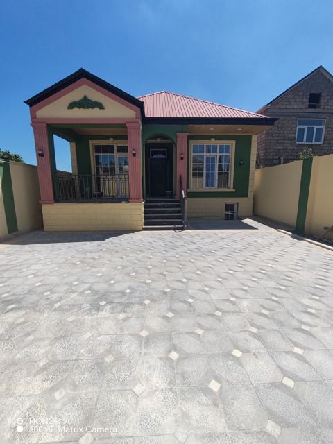 Satılır 4 otaqlı həyət evi/bağ evi 120 m² — Bakı