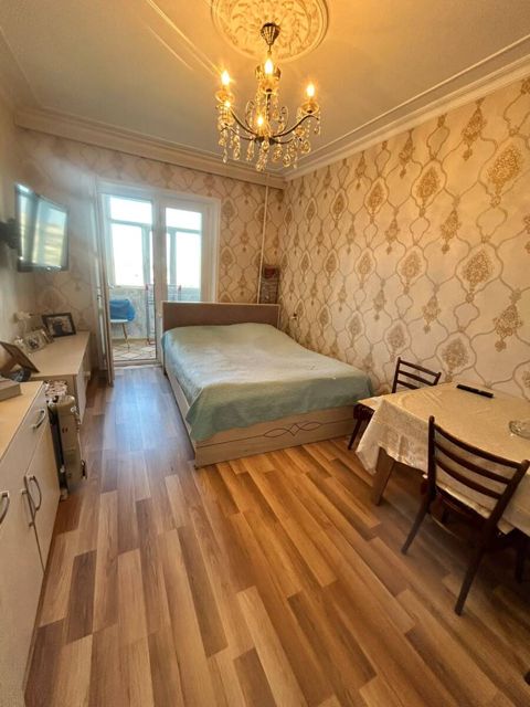 Satılır 2 otaqlı köhnə tikili 40 m² — Bakı