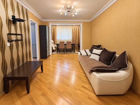 İcarəyə verilir 3 otaqlı köhnə tikili 75 m² — Bakı