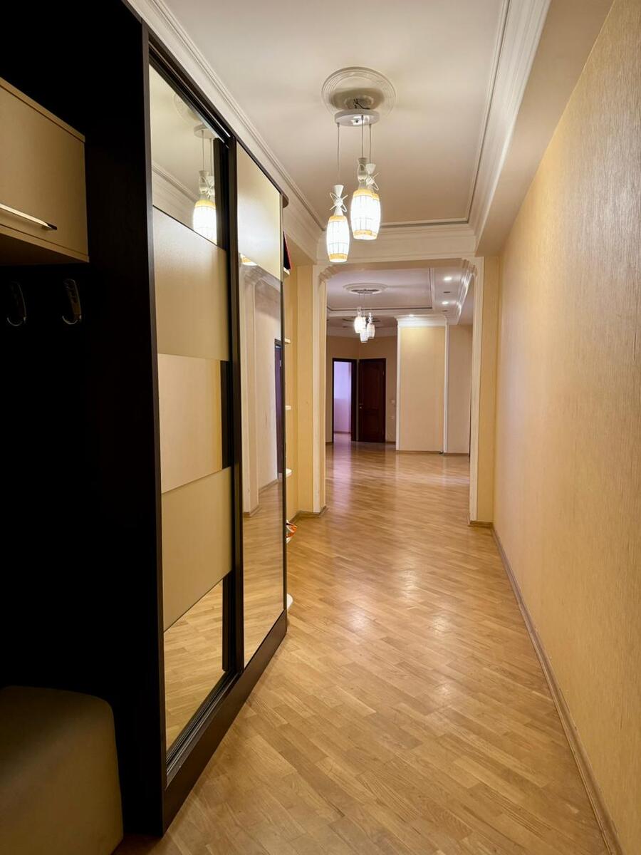 Satılır 4 otaqlı yeni tikili 190 m² — Mənzil, Bakı (12)