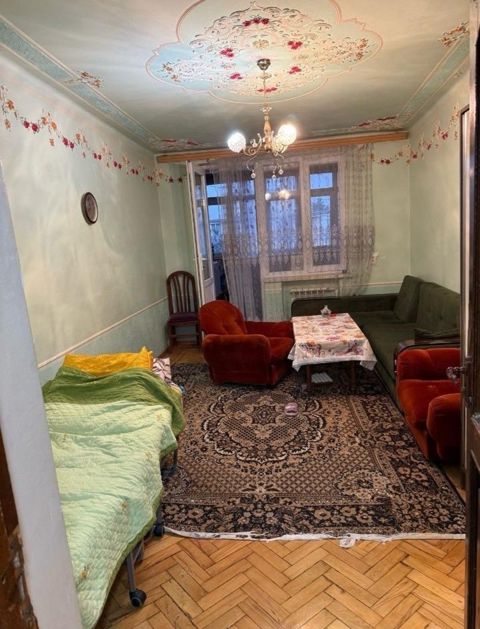 Satılır 3 otaqlı köhnə tikili 70 m² — Bakı