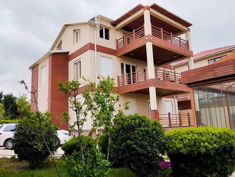 Satılır 6 otaqlı həyət evi/bağ evi 200 m² — Bakı