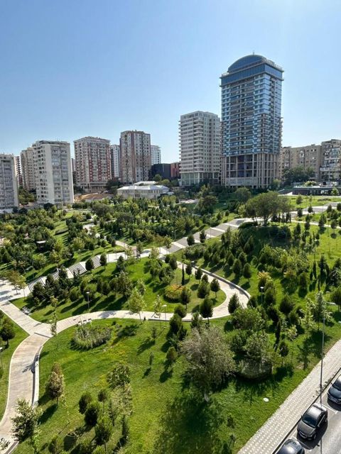 Satılır 4 otaqlı yeni tikili 165 m² — Bakı