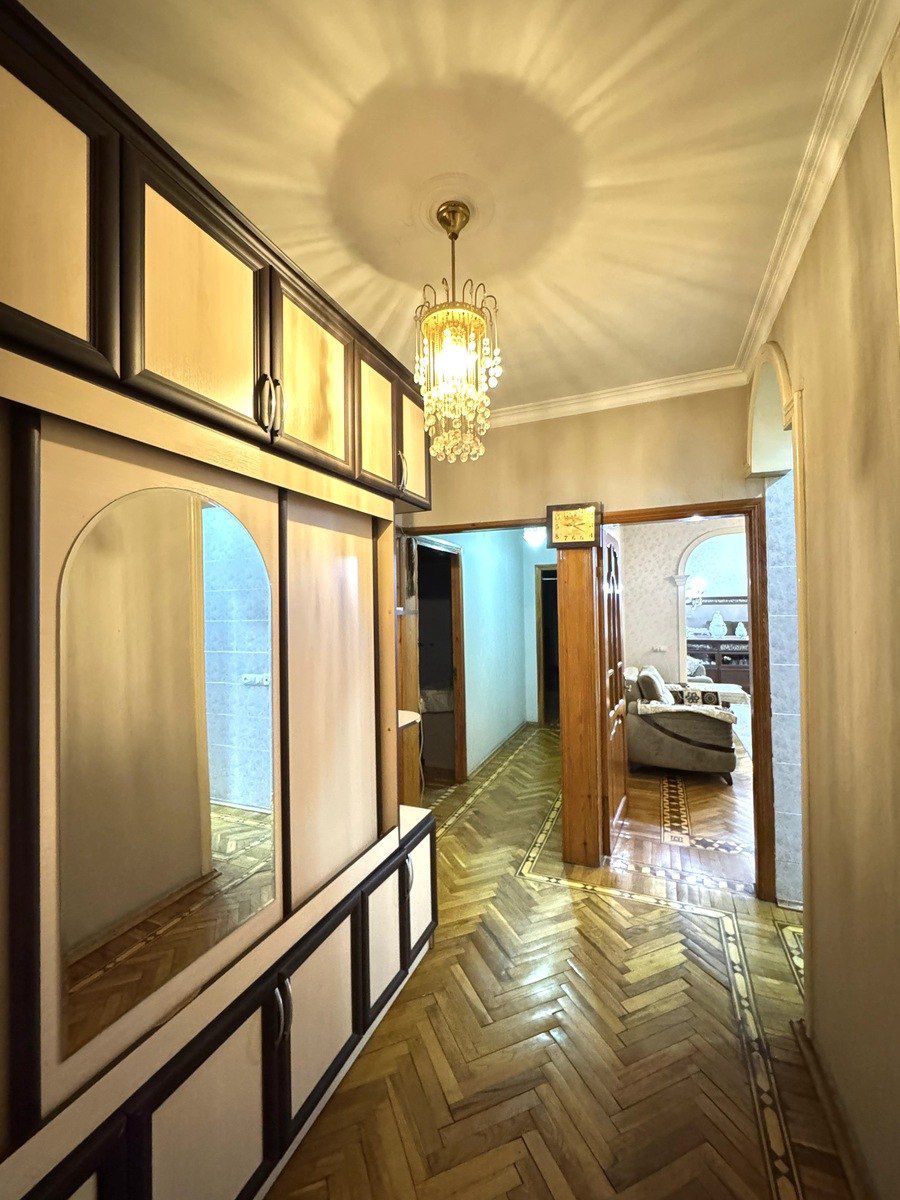 Satılır 5 otaqlı köhnə tikili 110 m² — Mənzil, Bakı (3)