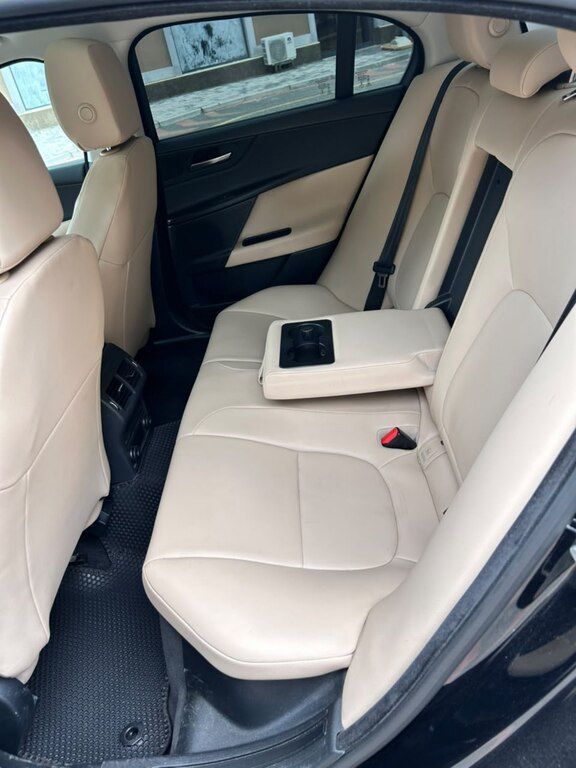 Jaguar XE, 2.0 L, 2018 il, 119 350 km — Avtomobillər, Bakı (6)
