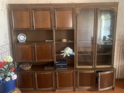 Salam qoz ağacınnan servant satılır cox ucuz qiymete — Bakı