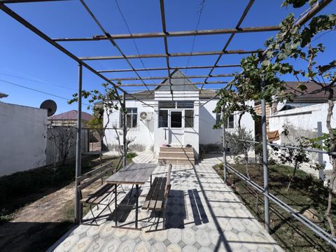 Satılır 3 otaqlı həyət evi/bağ evi 120 m² — Bakı