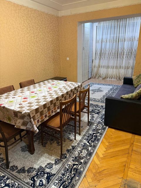 İcarəyə verilir 3 otaqlı köhnə tikili 70 m² — Bakı