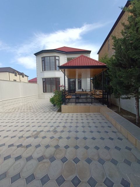 Satılır 5 otaqlı həyət evi/bağ evi 200 m² — Bakı