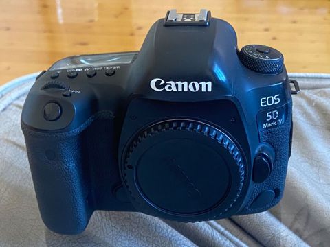 Canon 5D mark 4 Sveji aparatdır İstifadə olunmur deyə münasib satıram — Bakı