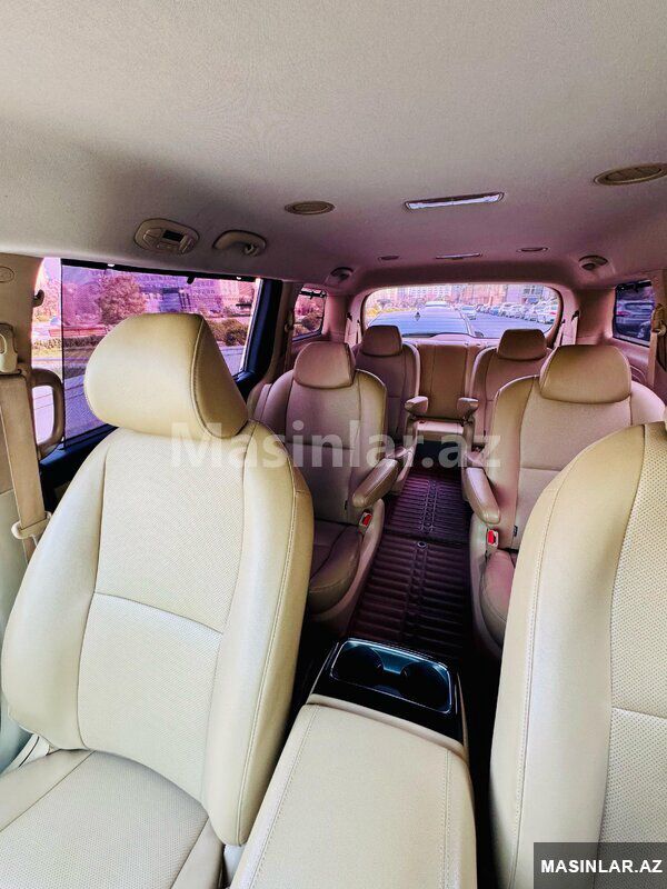 Kia Carnival, 2016 il 77-NX-115 — Minik avtomobili icarəsi, Bakı (2)