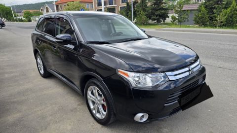Mitsubishi Outlander, 2015 il — Quba