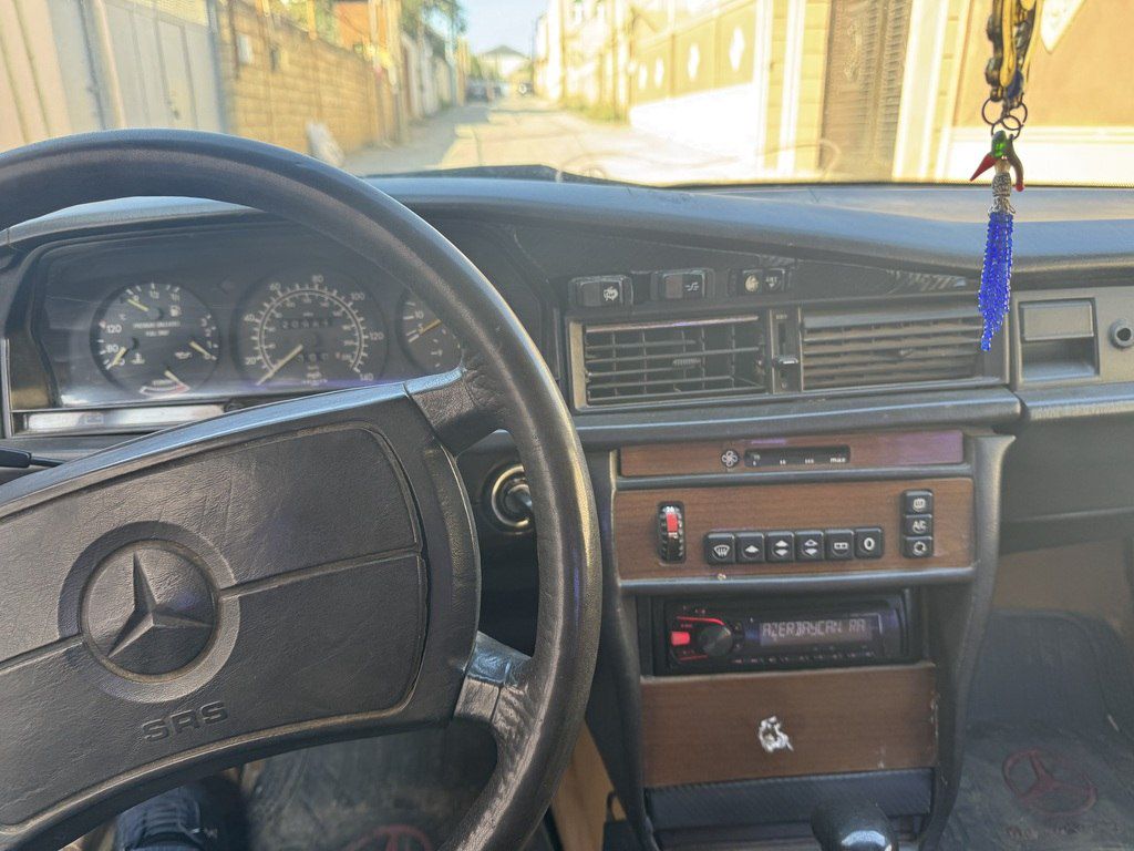 Mercedes 190, 2.3 L, 1986 il, 336 742 km — Avtomobillər, Bakı (8)