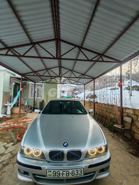 BMW 525 2.5 L, 2001, 286 090 km — Yardımlı