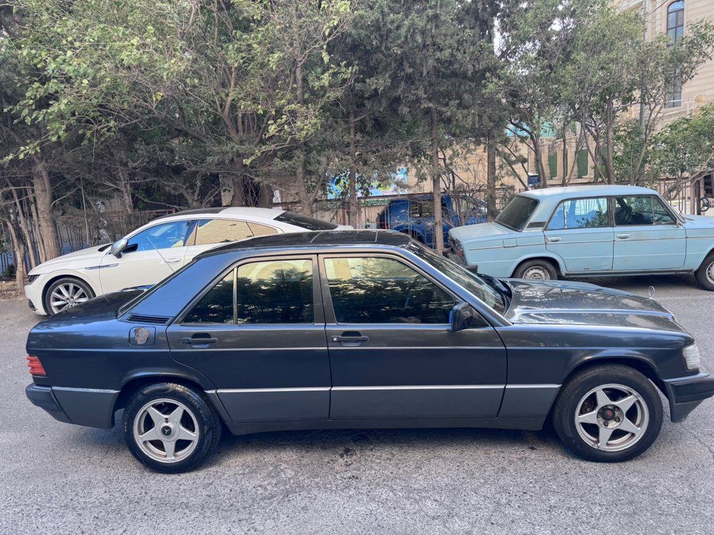 Mercedes 190, 2.0 L, 1991 il, 303 563 km 90-CE-991 — Avtomobillər, Bakı (4)