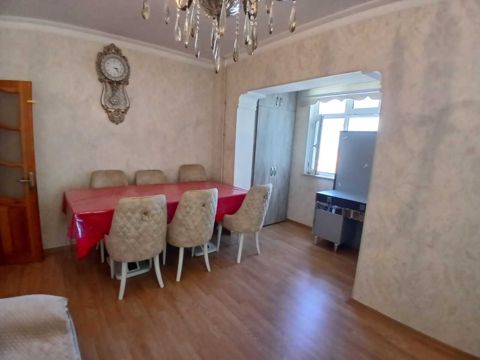 Satılır 2 otaqlı köhnə tikili 60 m² — Bakı