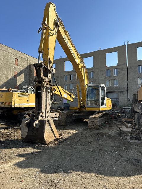 New hollan E215B, 2008 il — Construction equipment
