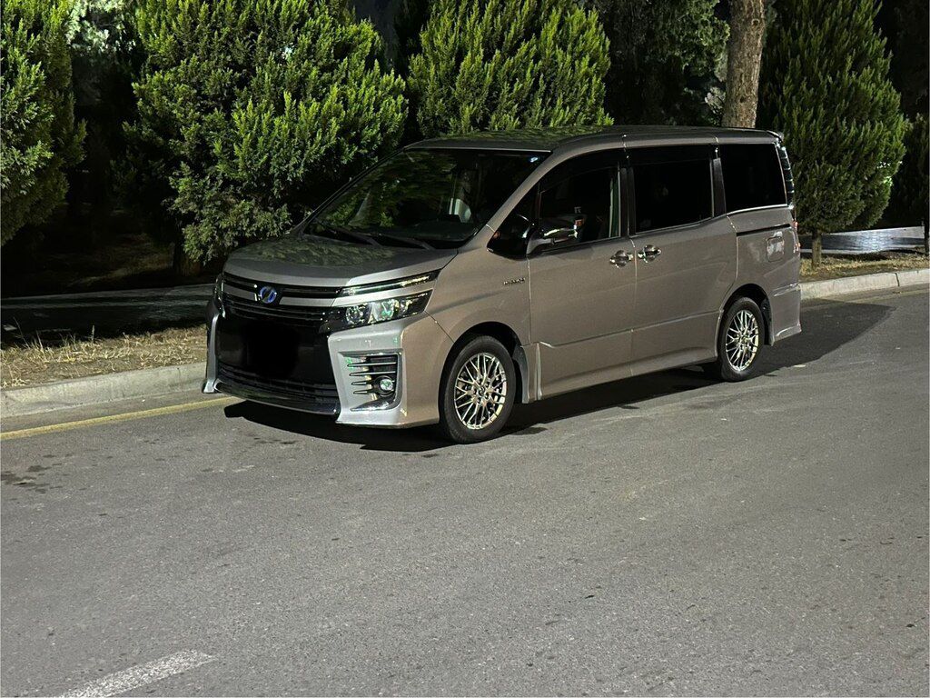 Toyota Voxy, 1.8 L, 1 kWh, 2017 il, 210 000 km — Avtomobillər, Goranboy (4)