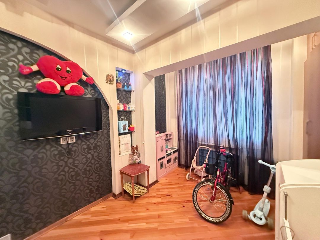 Satılır 4 otaqlı köhnə tikili 110 m² — Mənzil, Bakı (9)