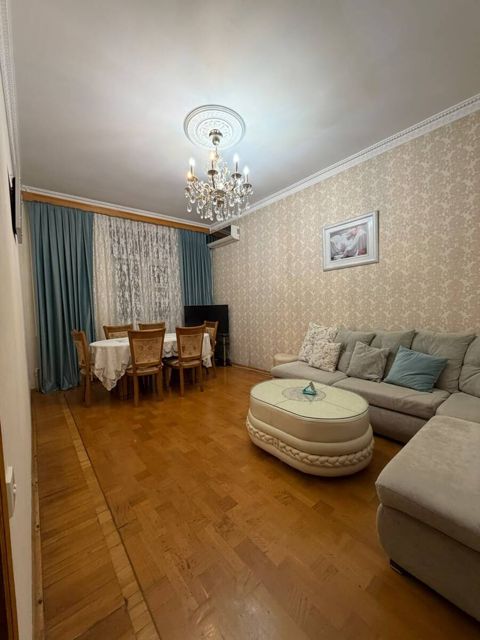 Satılır 3 otaqlı köhnə tikili 85 m² — Bakı