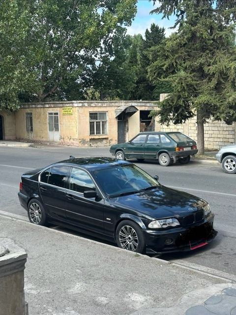 BMW 325, 2.5 L, 2000 il, 211 000 km — Quba