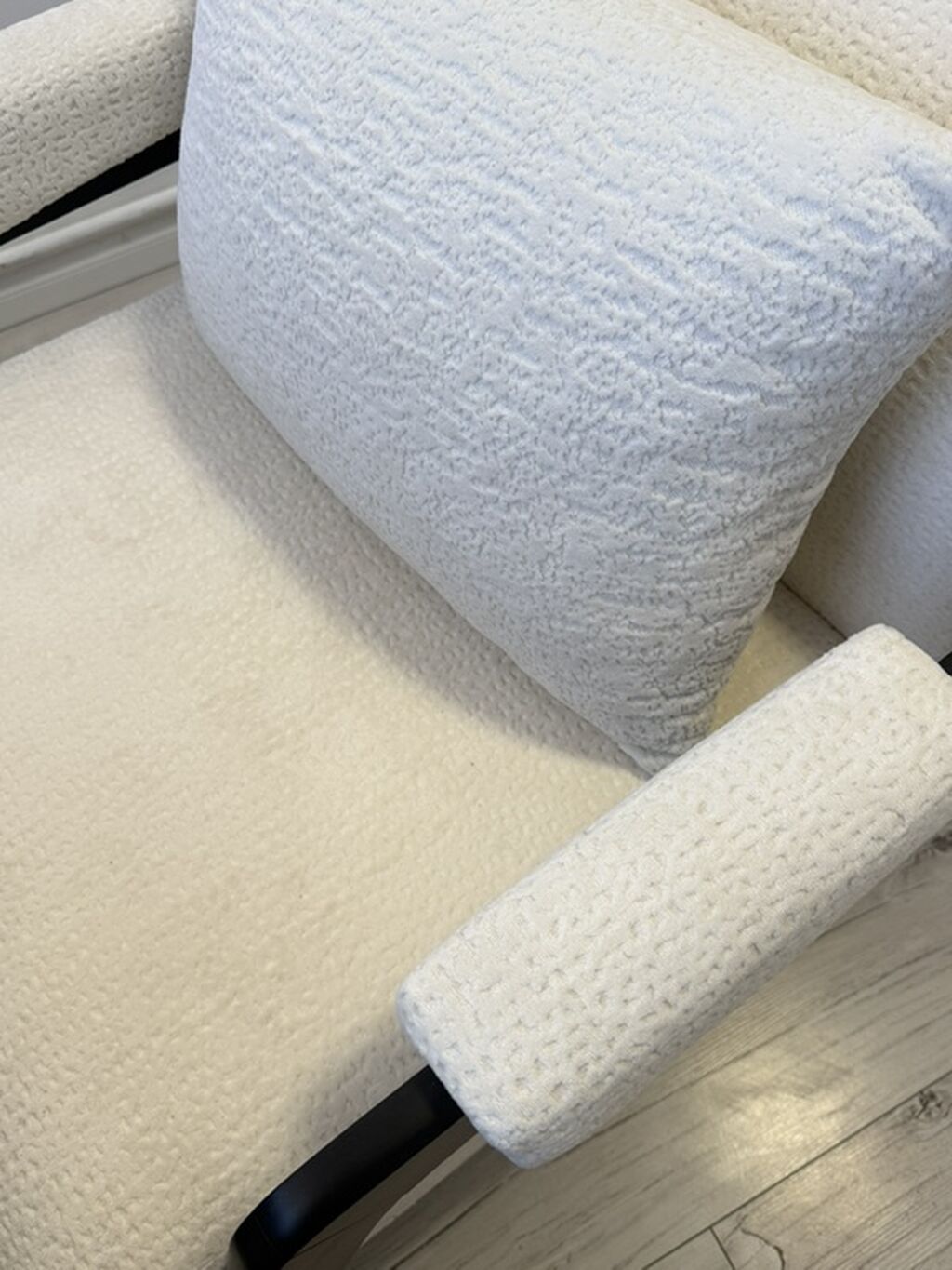 Müasir dizaynlı rahat kreslo - Rəng: krem/ivori - Material: yumşaq — Kreslolar, Xırdalan (5)