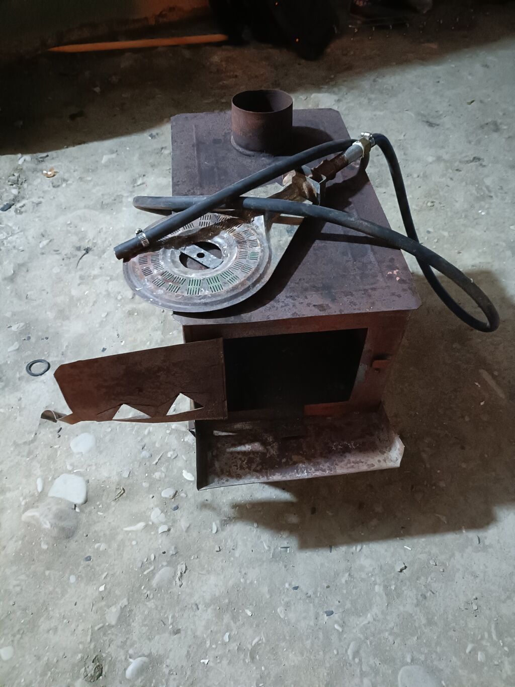 Sobadan və qaz yandırıcısından ibarət çoxfunksiyalı metal soba — Kaminlər, Sumqayıt (3)