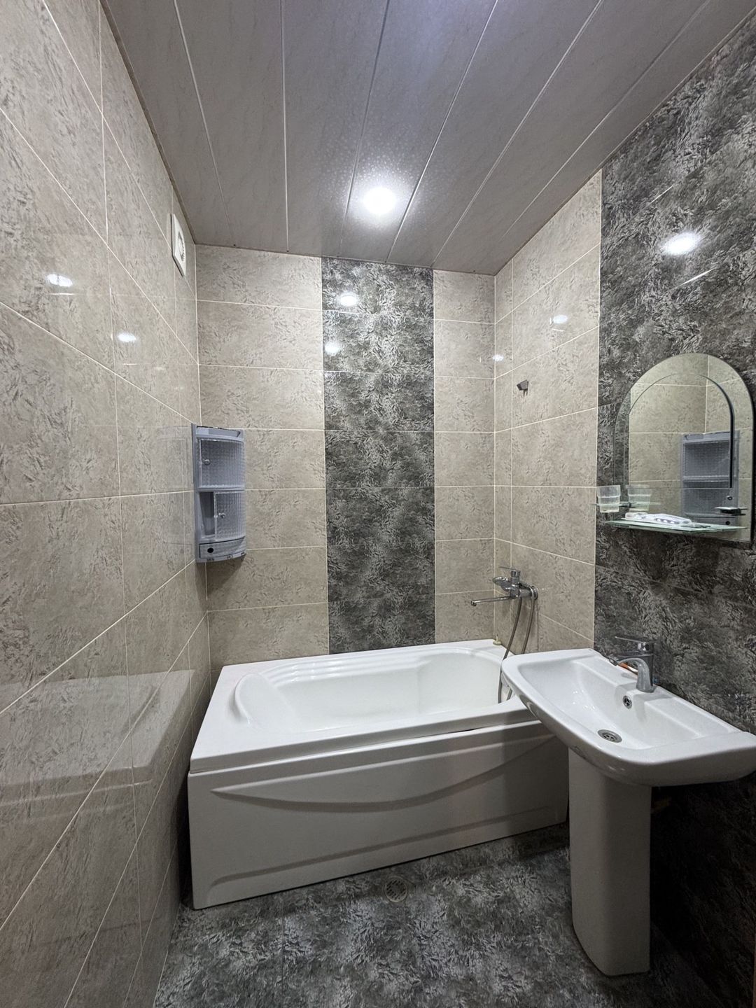 İcarəyə verilir 2 otaqlı yeni tikili 85 m² — Mənzil, Bakı (8)