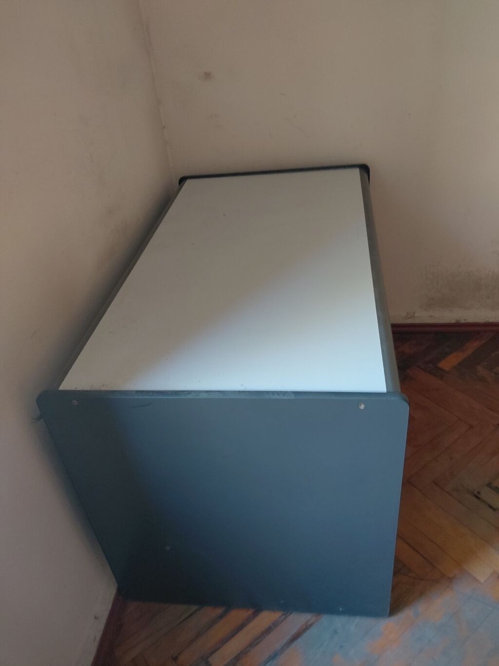Masa – iş/stolüstü - Dizayn: Minimalist, düzbucaqlı forma, küncləri — Masalar, Bakı (2)