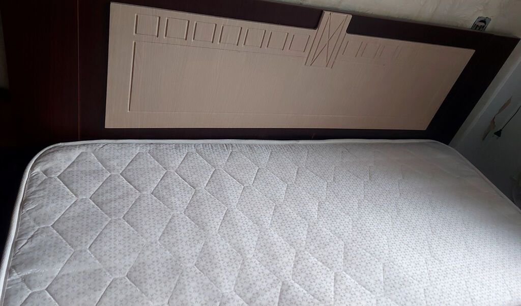 İşlənmiş, İkinəfərlik çarpayı, Bazasız, Matras ilə — Yataqlar, Bakı (2)