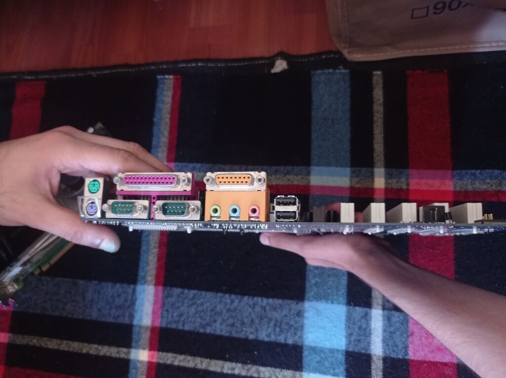 Gigabyte 81845PE-RZ Anakart Gigabyte 81845PE-RZ Anakart – İşlək — Ana platalar, Şirvan (4)