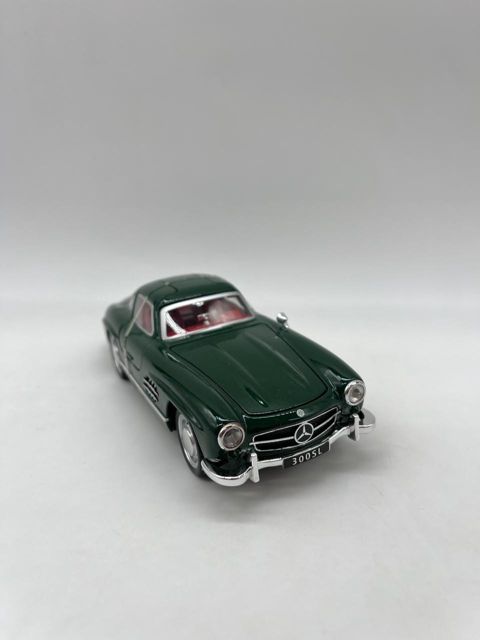 Maşın Mercedes-Benz 300 SL, metal, yaşıl, 3 yaş — Bakı