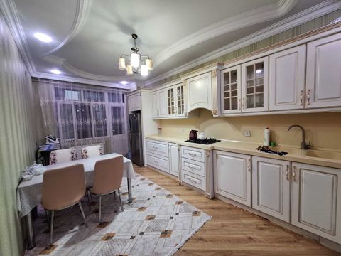 Satılır 4 otaqlı yeni tikili 180 m² — Bakı