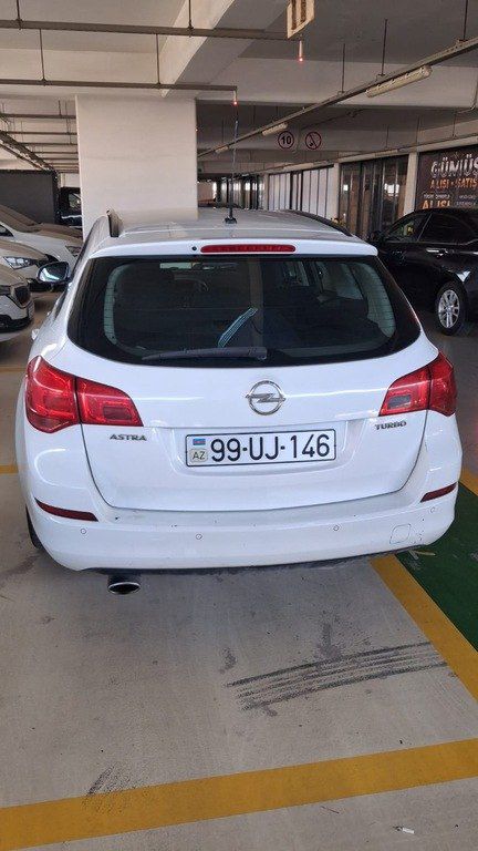 Opel Astra, 1.6 L, 2011 il, 240 000 km 99-UJ-146 — Avtomobillər, Bakı (4)