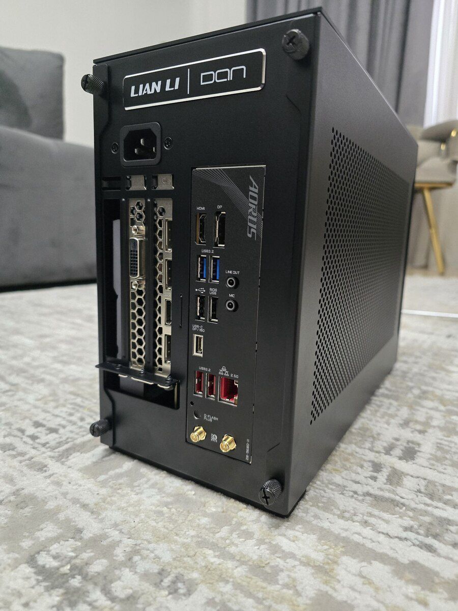 Premium SFF PC 7800X3D RX 7900 GRE Lian Li A4-H2O — Masaüstü kompüterlər, Bakı (2)