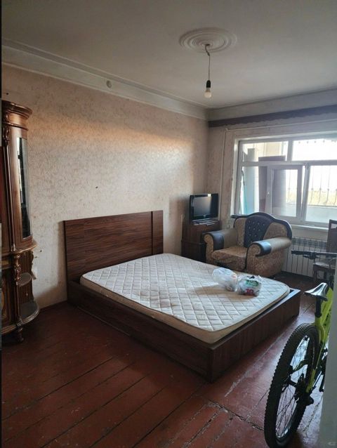 Satılır 2 otaqlı köhnə tikili 65 m² — Bakı