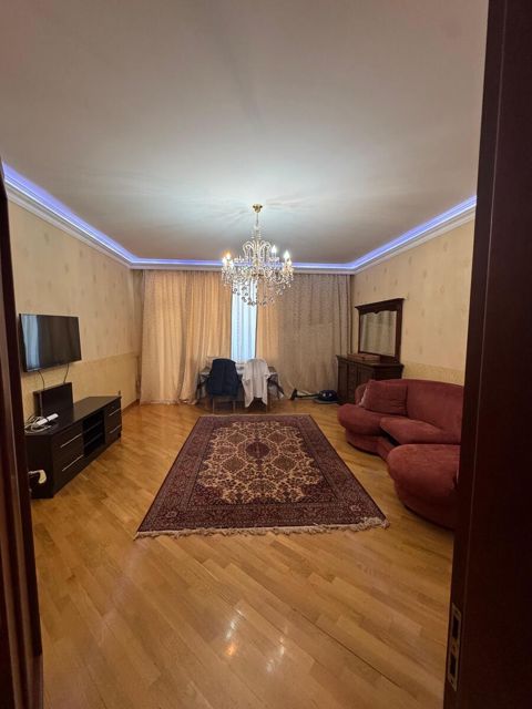Satılır 3 otaqlı yeni tikili 140 m² — Bakı