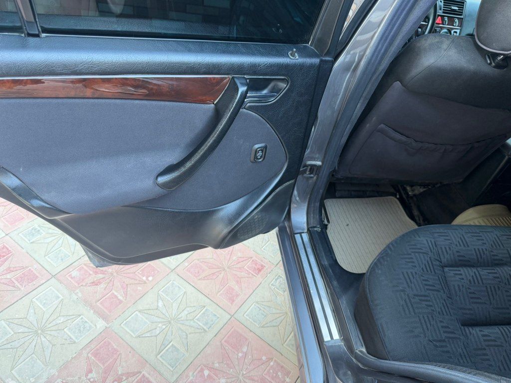 Mercedes C 240, 2.4 L, 1997 il, 398 000 km 99-FV-728 — Avtomobillər, Bakı (10)