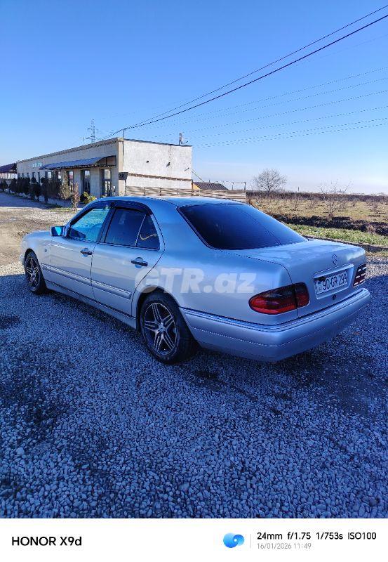 Mercedes E 230 2.3 L, 1995, 482 364 km 90-GR-299 — Avtomobillər, Quba (8)