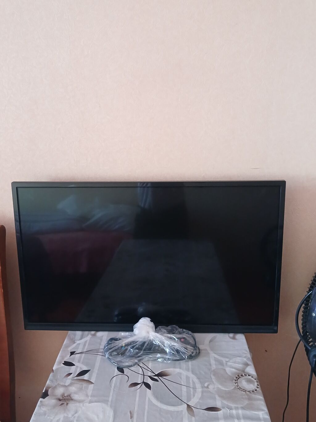 LED televizor, təxminən 32–40 düym ekran ölçüsü (nazik çərçivə) — Televizorlar, Gəncə (2)