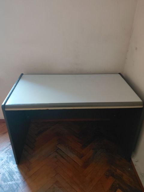 Masa – iş/stolüstü - Dizayn: Minimalist, düzbucaqlı forma, küncləri — Bakı