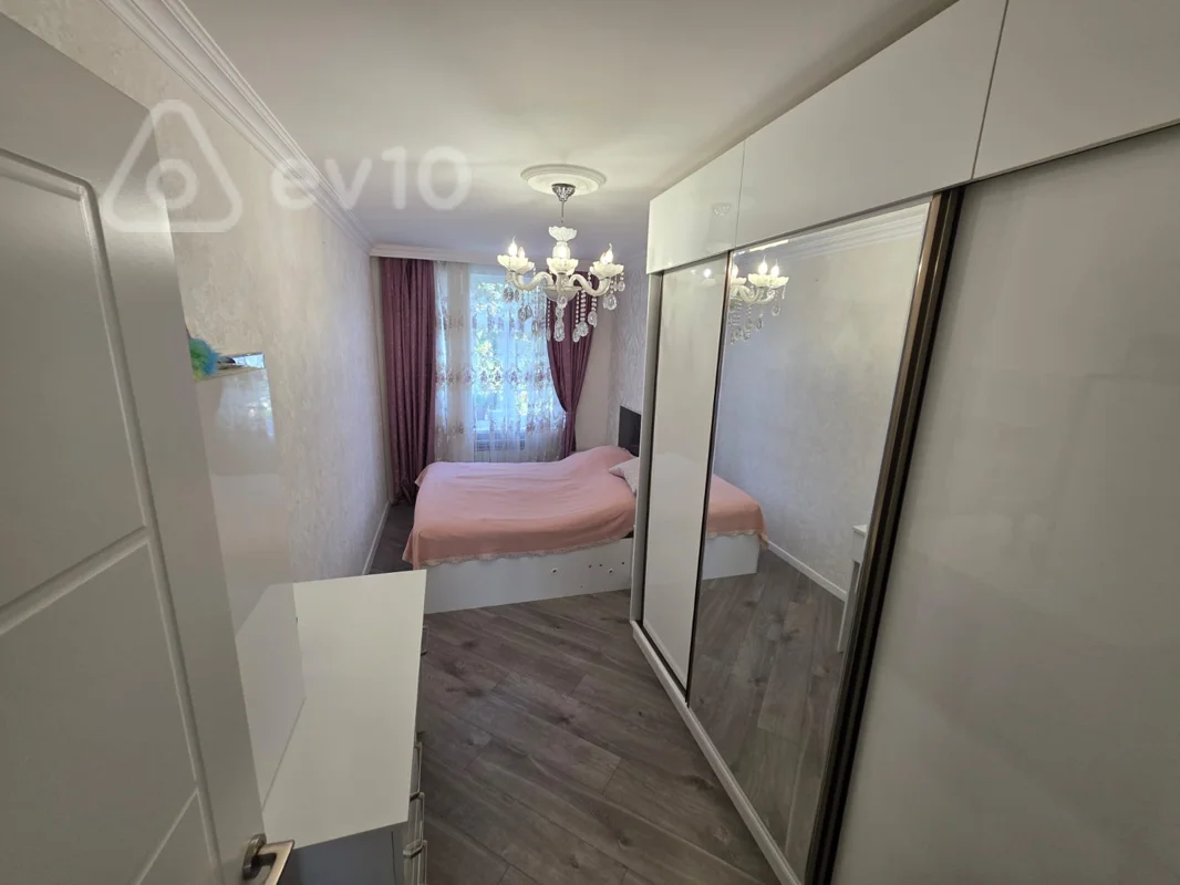 3 otaqlı mənzil, 70 m², Nefçilər metrosunun yaxınlığında, 210 və 220 nömrəli məktəblərin, 8 KM Bazarının yanı — Mənzil, Bakı (12)