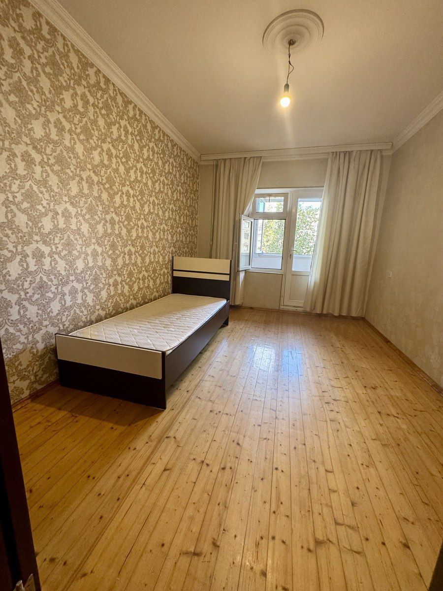 Satılır 2 otaqlı köhnə tikili 65 m² — Mənzil, Bakı (4)