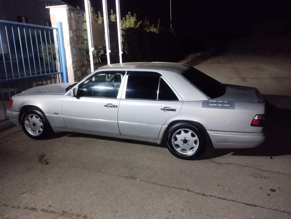Mercedes E 200, 2.0 L, 1993 il, 150 000 km 10-VF-946 — Avtomobillər, İsmayıllı (4)