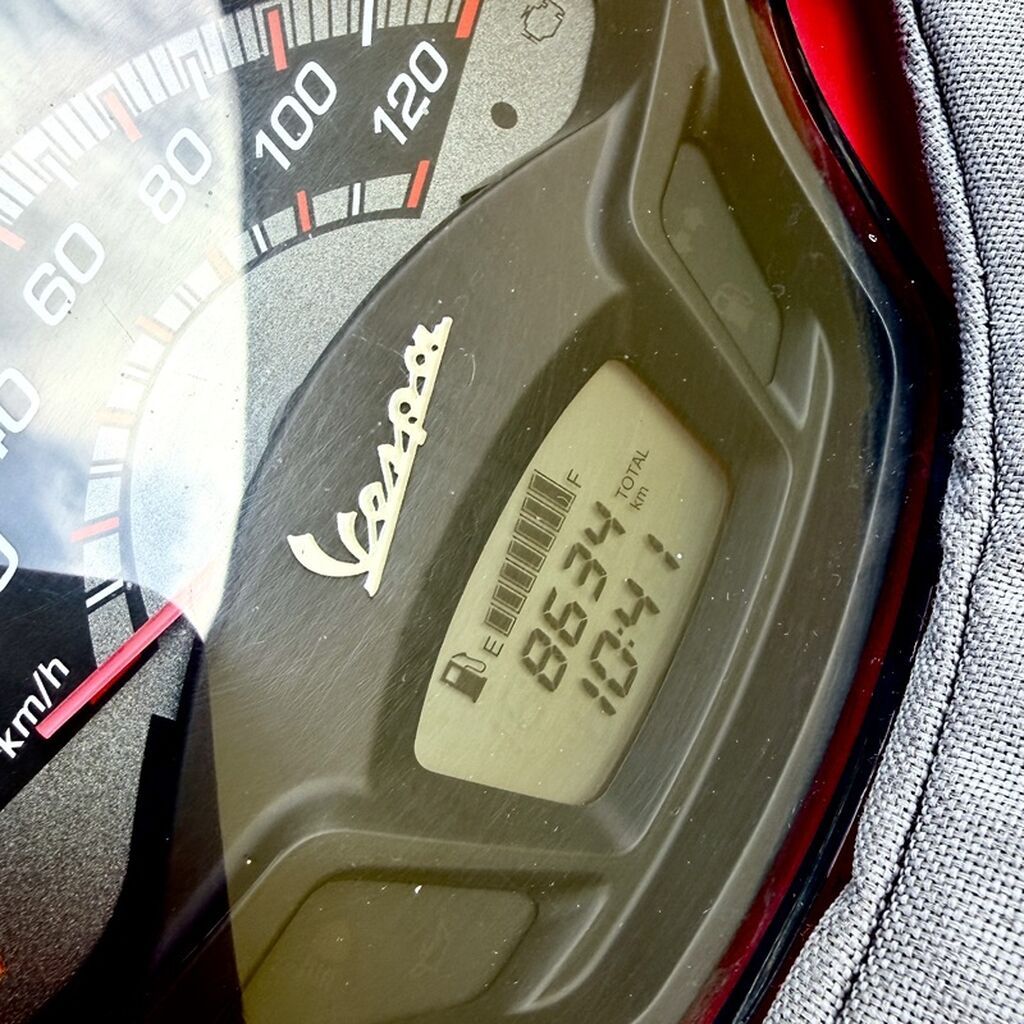 Vespa SXL 125 skuter 2022 8600km - Rəng: mat qırmızı - Mühərrik: 125 — Mopedlər və skuterlər, Bakı (2)