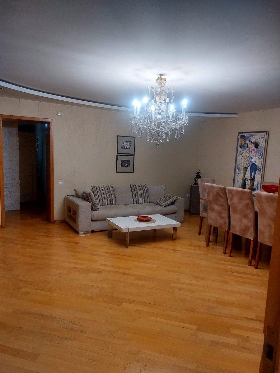Satılır 4 otaqlı köhnə tikili 115 m² — Mənzil, Bakı (2)