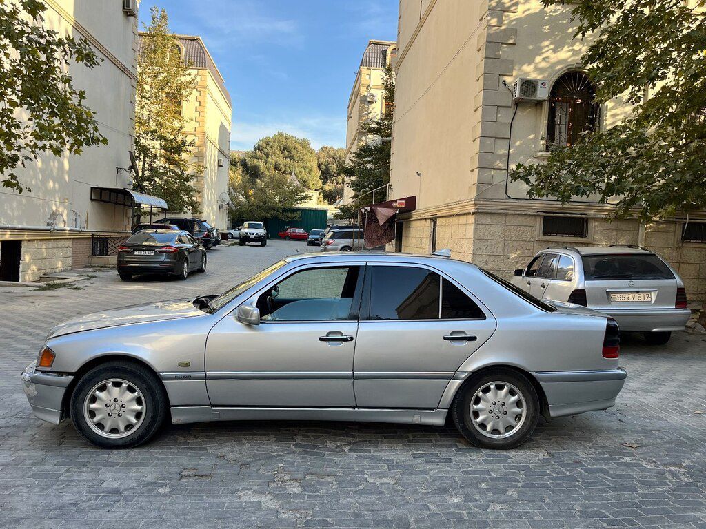 Mercedes C 240, 2.4 L, 1997 il, 400 485 km 10-UH-241 — Avtomobillər, Xırdalan (4)