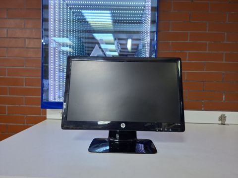 Monitor HP 2011x — Bakı